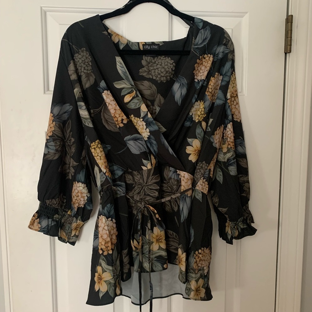 City chic blouse with cross over front.